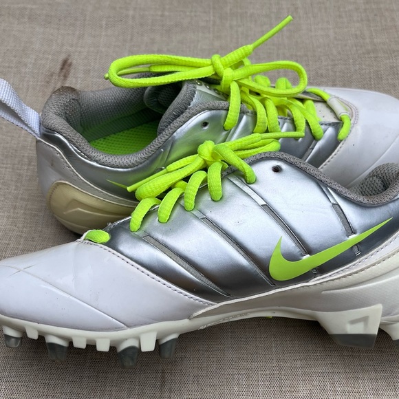 Nike girls lacrosse/soccer cleats size 6.5 - Picture 3 of 6